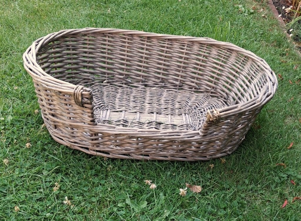 rotan hondenmand / kattenmand ovaal, Ophalen, Gebruikt, Riet
