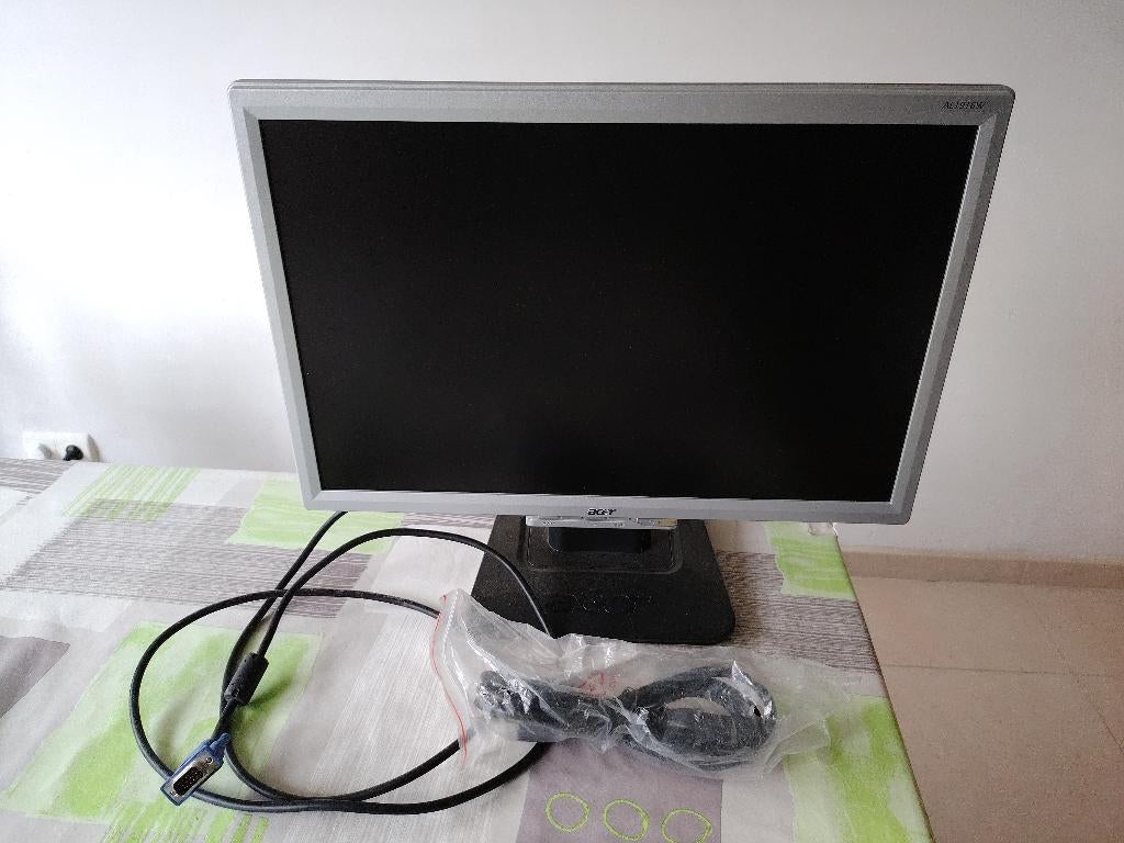 Ecran Acer AL1916W avec câbles, HD, 5 ms ou plus, 60 Hz ou moins, Enlèvement