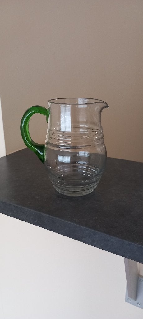Cruche vintage en verre soufflé – Anse verte – Années 50, Antiquités & Art, Enlèvement