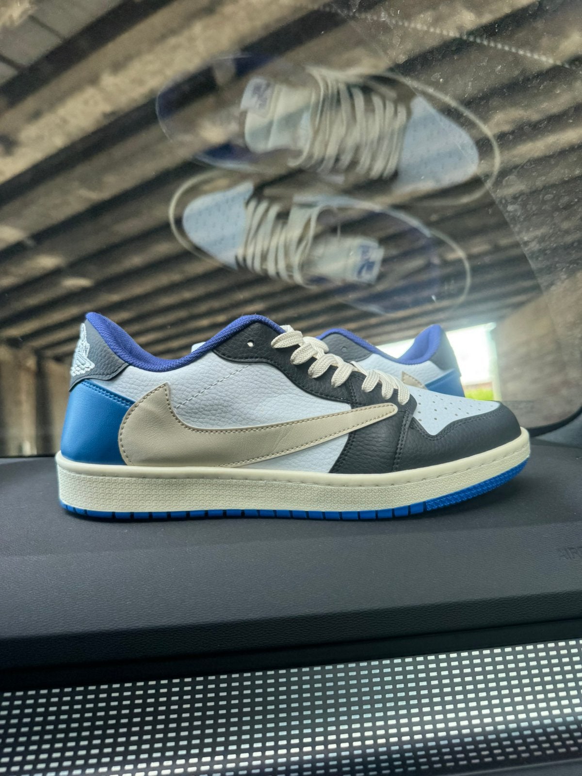 Nike air jordan travis scott, Kleding | Heren, Overige kleuren, Nieuw, Ophalen of Verzenden, Sneakers