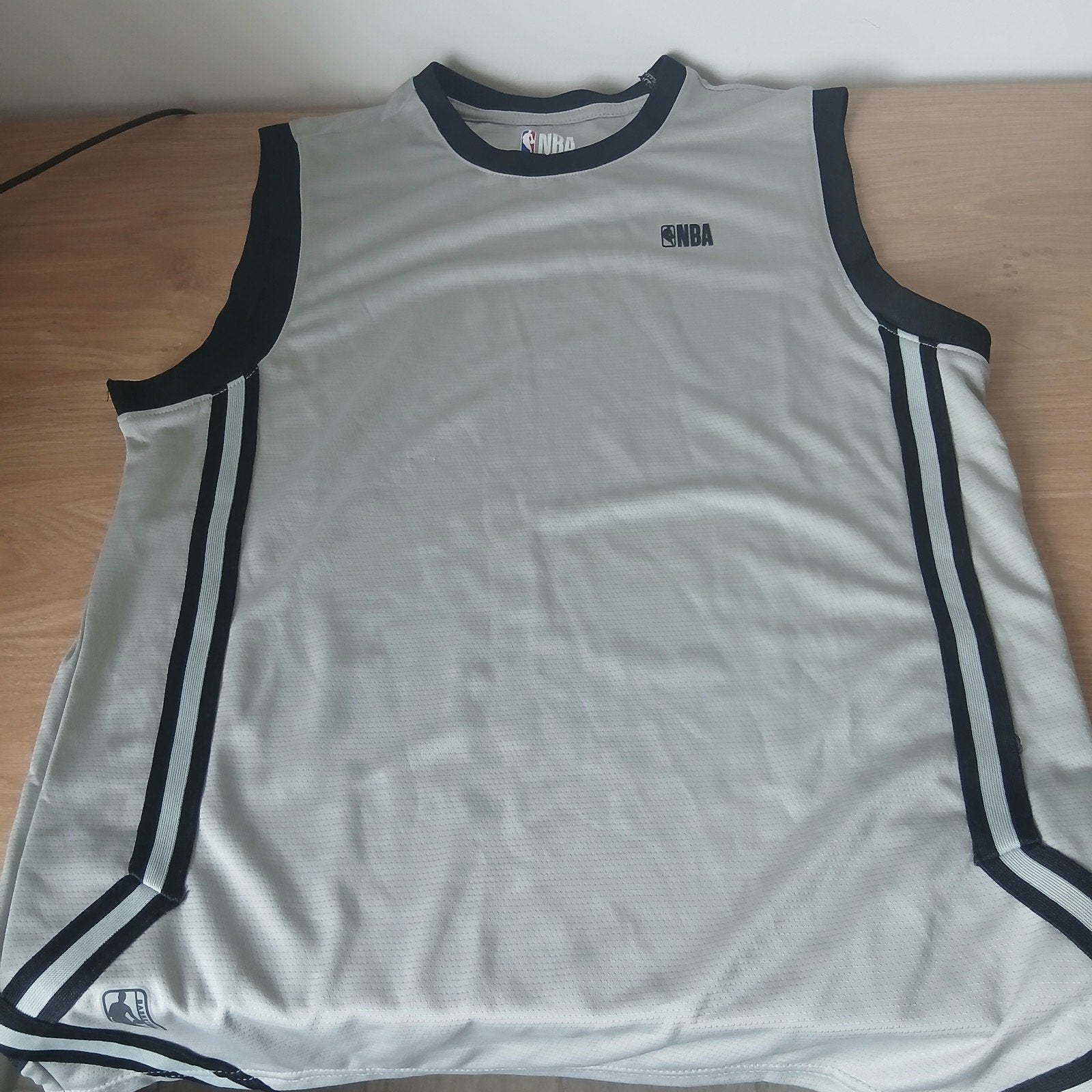 Grijze NBA-tanktop, Sport en Fitness, Basketbal, Verzenden, Zo goed als nieuw, Kleding