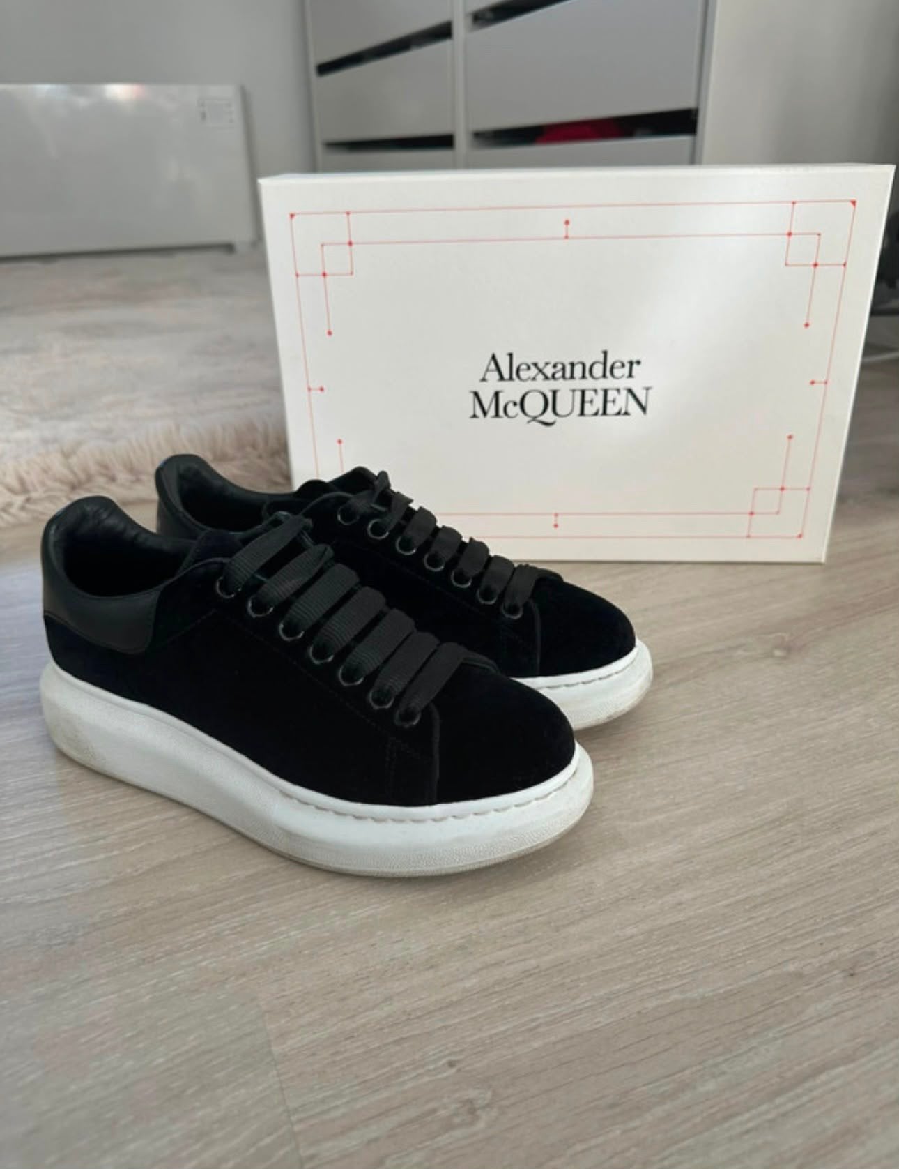 Alexander McQueen schoenen, Ophalen, Zo goed als nieuw, Sneakers