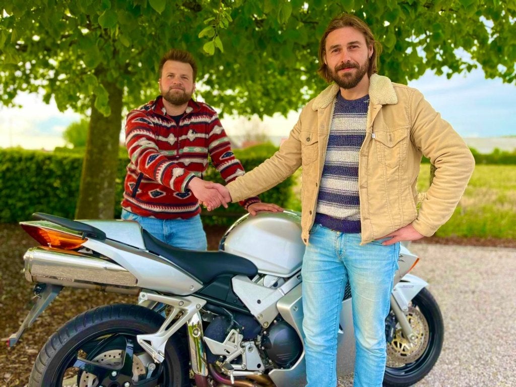 vendez votre moto yamaha, appelez Arne Moto Marchand, Entreprise
