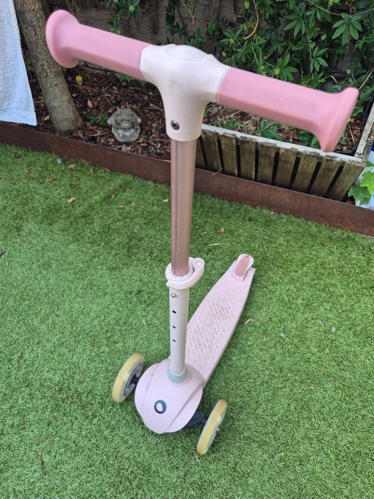 ** Trottinette rose pour fille en bon état **, Vélos & Vélomoteurs, Enlèvement