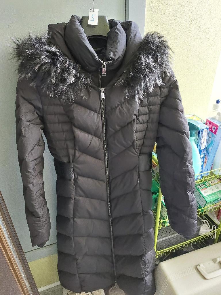 Prachtige lange winterjas van GUESS T.S, Guess, Zwart, Ophalen of Verzenden, Zo goed als nieuw