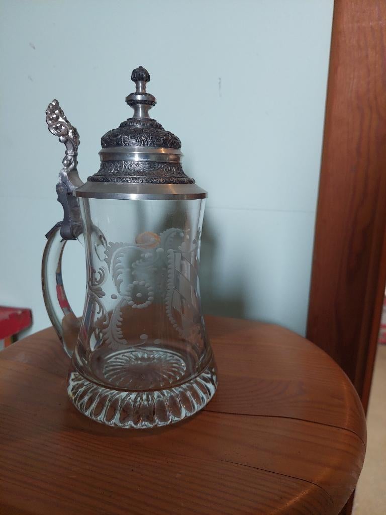 chope à bière en cristal avec couvercle en étain, Enlèvement