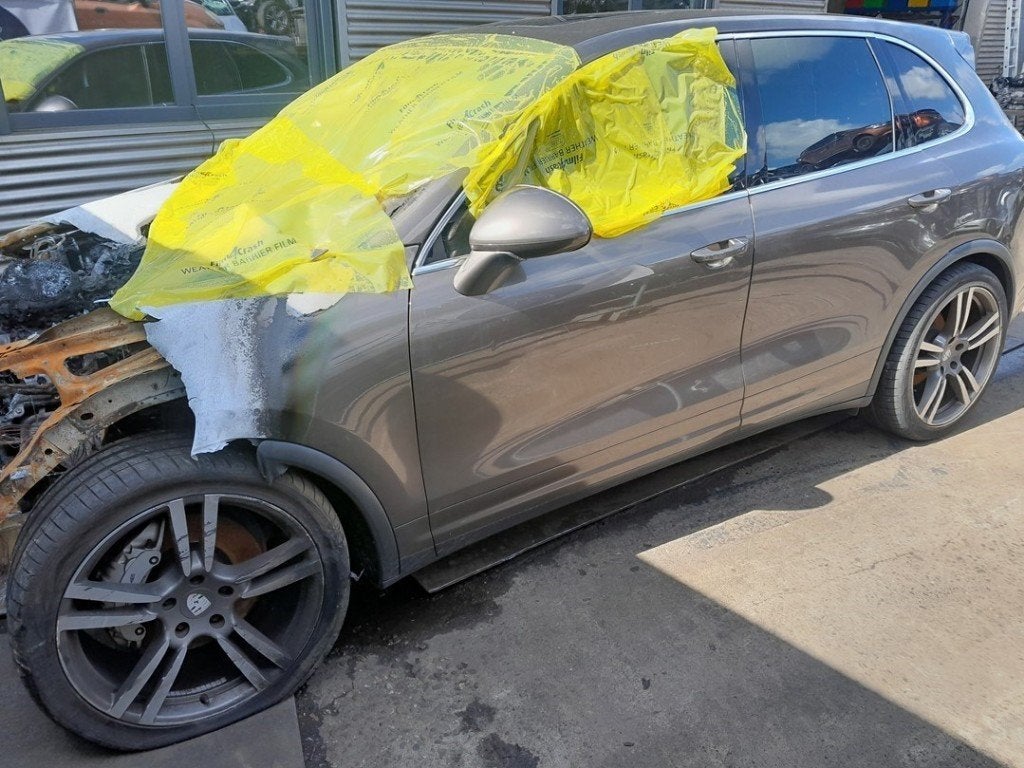 SPIEGEL LINKS Porsche Cayenne II (92A) (|95873152710|), Gebruikt, Porsche Deutschland GmbH, Porscheplatz 1
70435  Stuttgart, DE