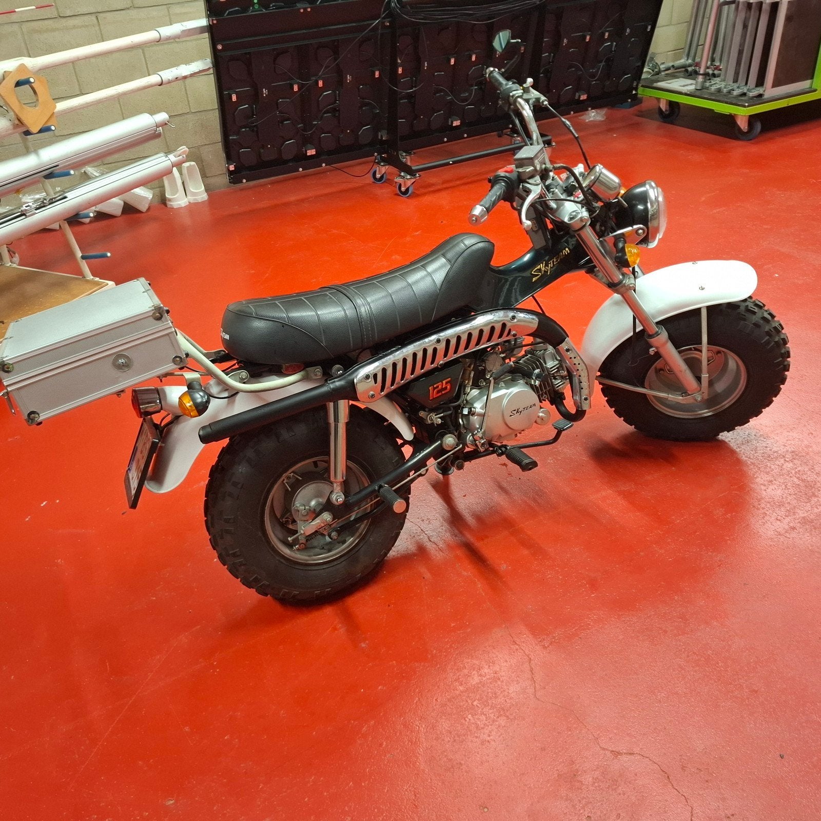 Skyteam T-Rex 125, Fietsen en Brommers, Skyteam/zenhua, Zo goed als nieuw, 5 versnellingen, 125 cc