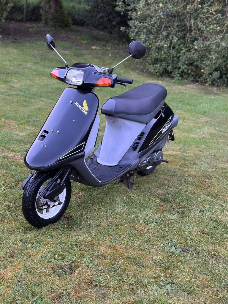 Honda vision, Fietsen en Brommers, Scooters | Piaggio, Zo goed als nieuw, Overige modellen, Klasse B (45 km/u), Benzine, Ophalen