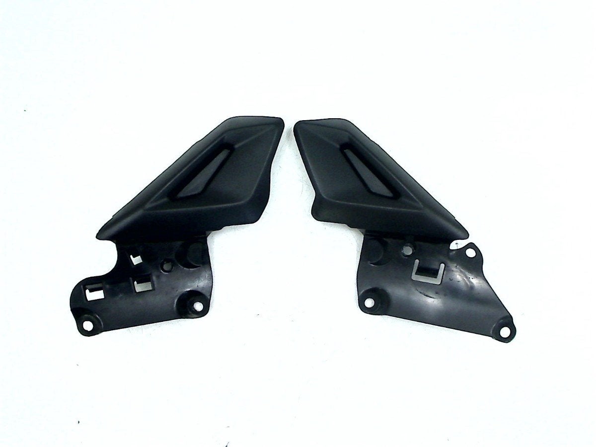 FRAME COVER Triumph Street Triple 675 R 2013-2017 (2309220), Motos, Dhr. S. di Majo, Utilisé, Info@cama-motorparts.nl, P.J. Troelstraweg 8 8
3144 CX  MAASSLUIS, NL