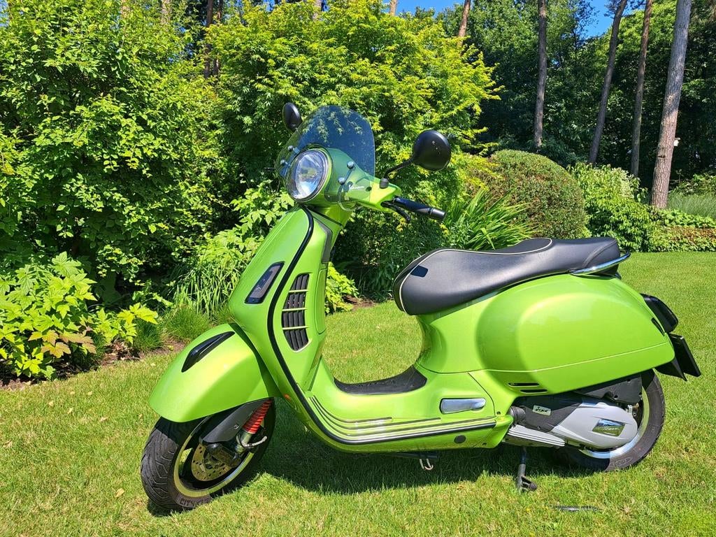 Vespa GTS, Fietsen en Brommers, Scooters | Vespa, Ophalen, 125 cc, Benzine