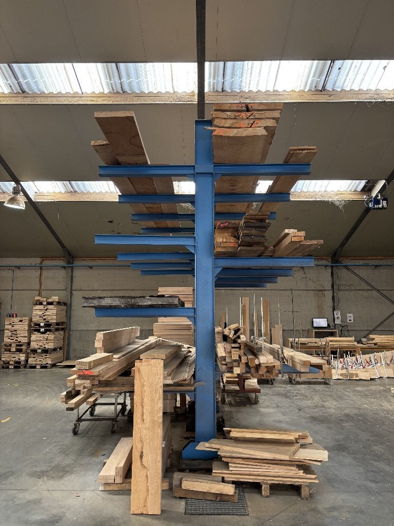 8 supports en porte-à-faux en acier robuste de 4,5 m de haut, Enlèvement