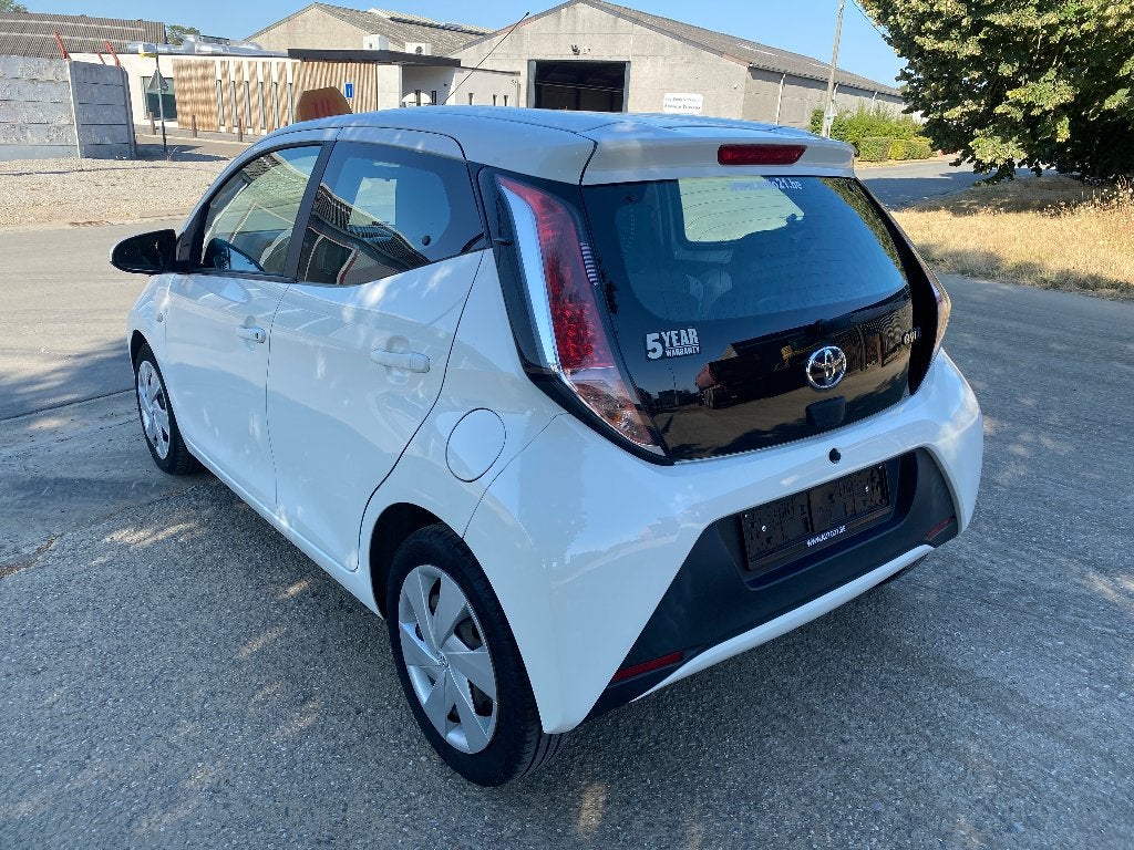 Toyota Aygo 1.0i VVT-i x-play Automatique, Auto's, Toyota, Stof, Wit, Bedrijf, 3 cilinders
