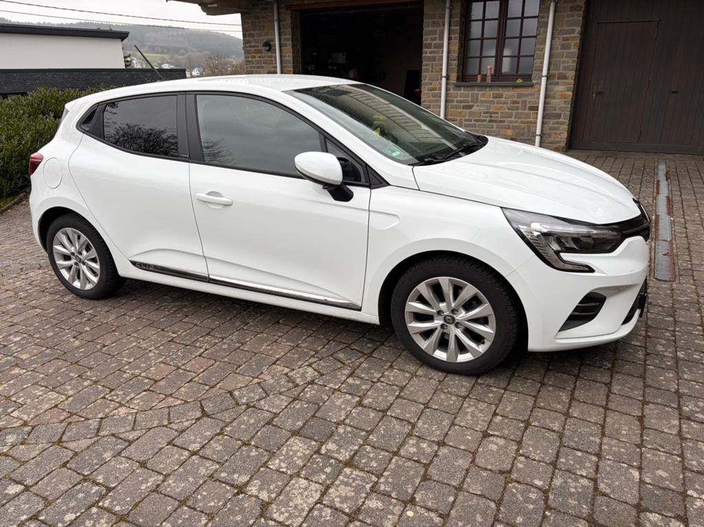 Renault Clio Hybrid - enkele kilometers, Auto's, Renault, Particulier, Clio, ABS, Bluetooth, Boordcomputer, Centrale vergrendeling