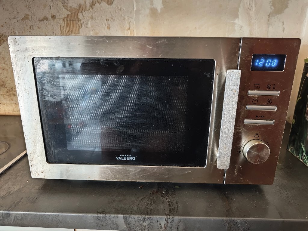 four micro onde/combi, Electroménager, Enlèvement, Utilisé, 45 à 60 cm, Moins de 45 cm
