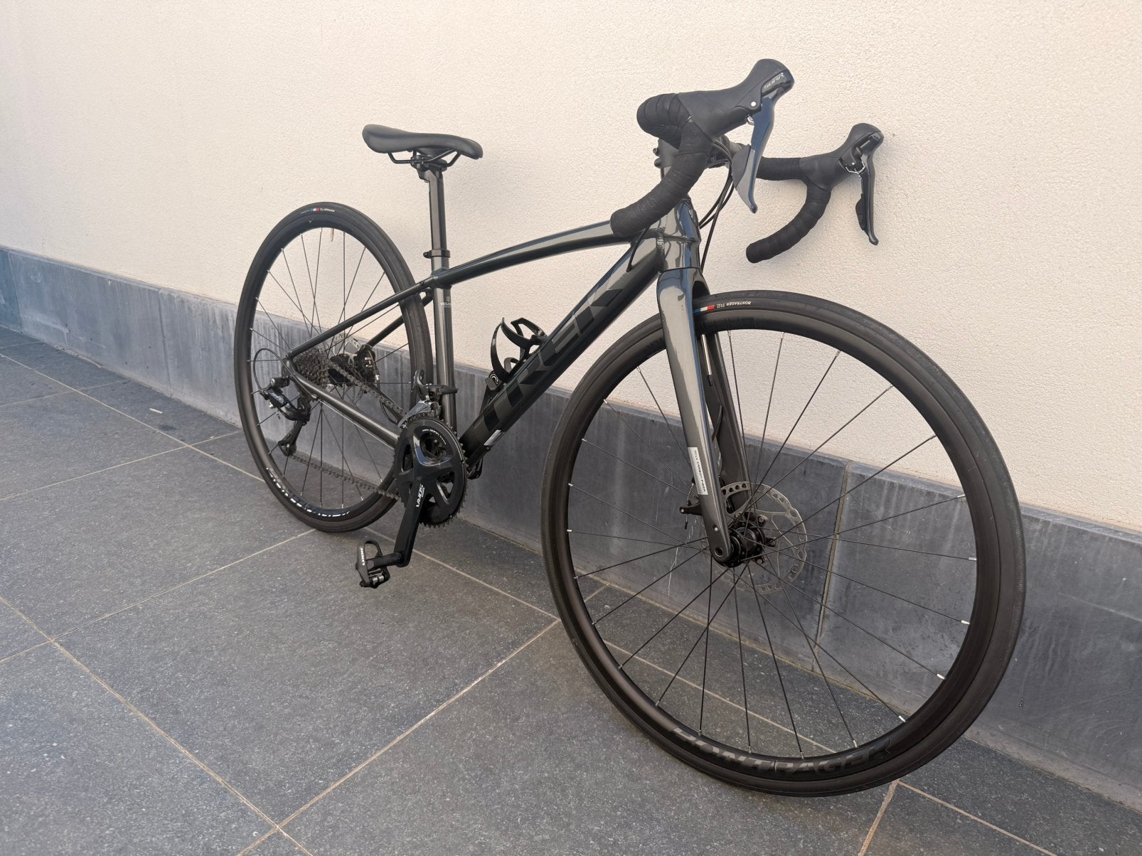 Trek Domane 5 maat 44 racefiets, Fietsen en Brommers, Fietsen | Racefietsen, Zo goed als nieuw, Schijfrem, Aluminium, Minder dan 49 cm