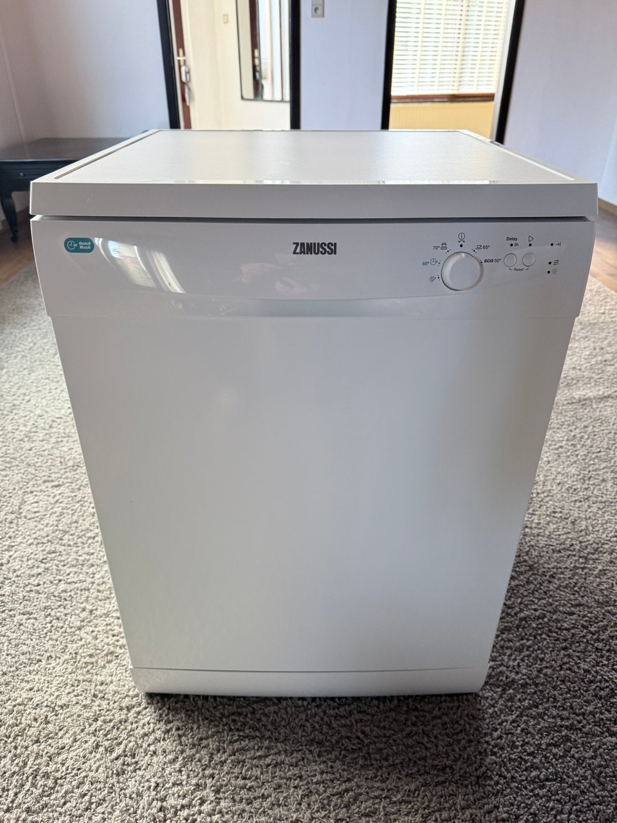 Zanussi vaatwasmachine, Elektronische apparatuur, Ophalen, Zo goed als nieuw, Vrijstaand