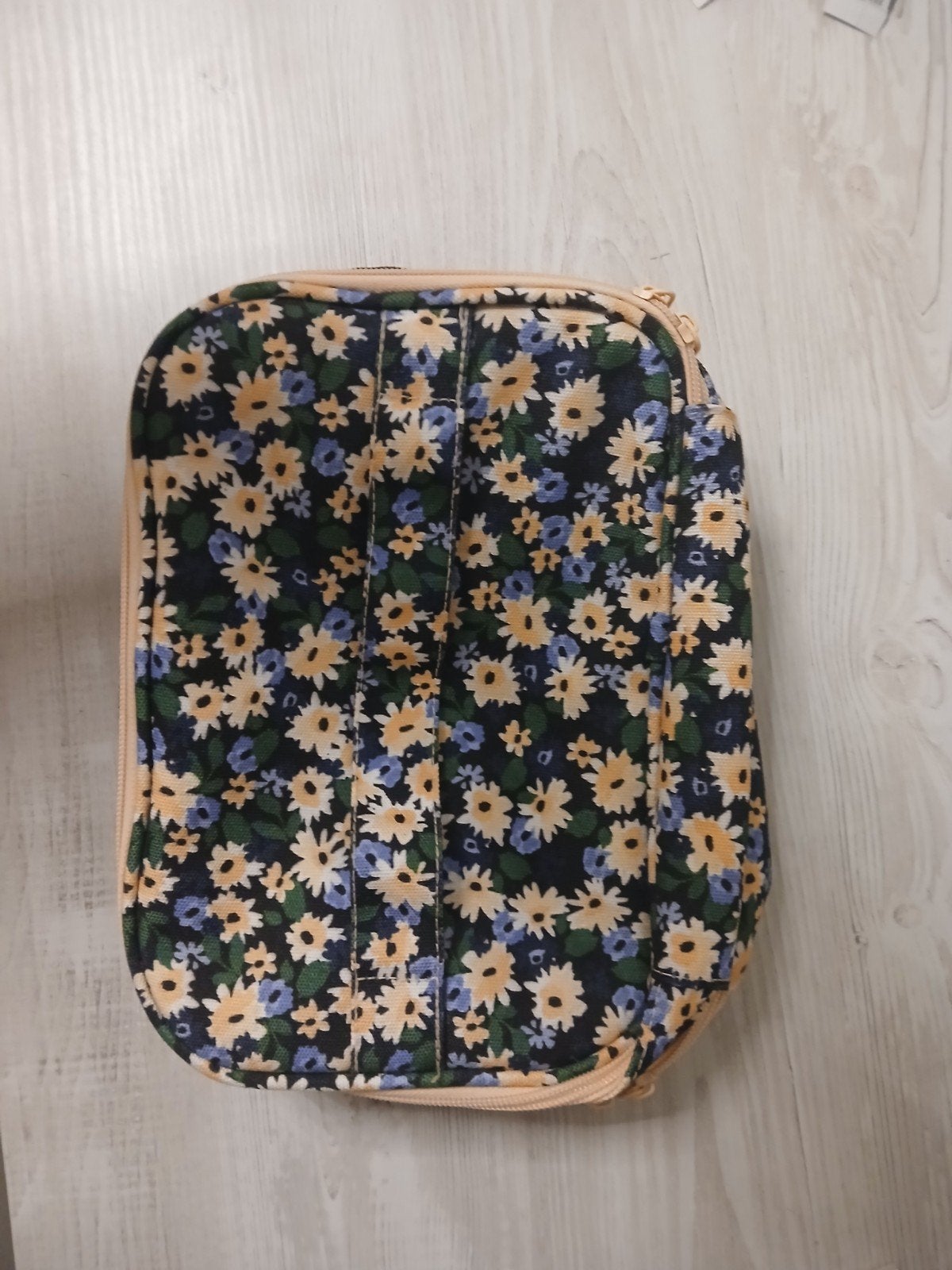 Trousse de toilette HEMA, Enlèvement ou Envoi, Comme neuf, Multicolore, Fille