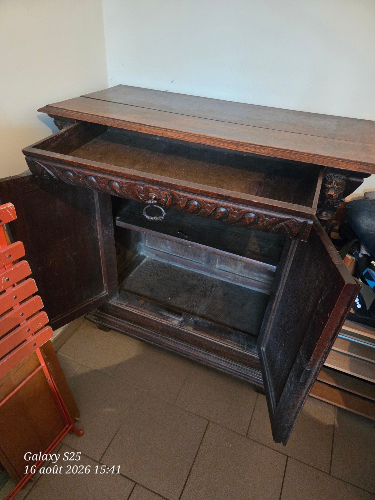 armoire a tête de lion, Maison & Meubles, Armoires | Secrétaires, Enlèvement, Utilisé