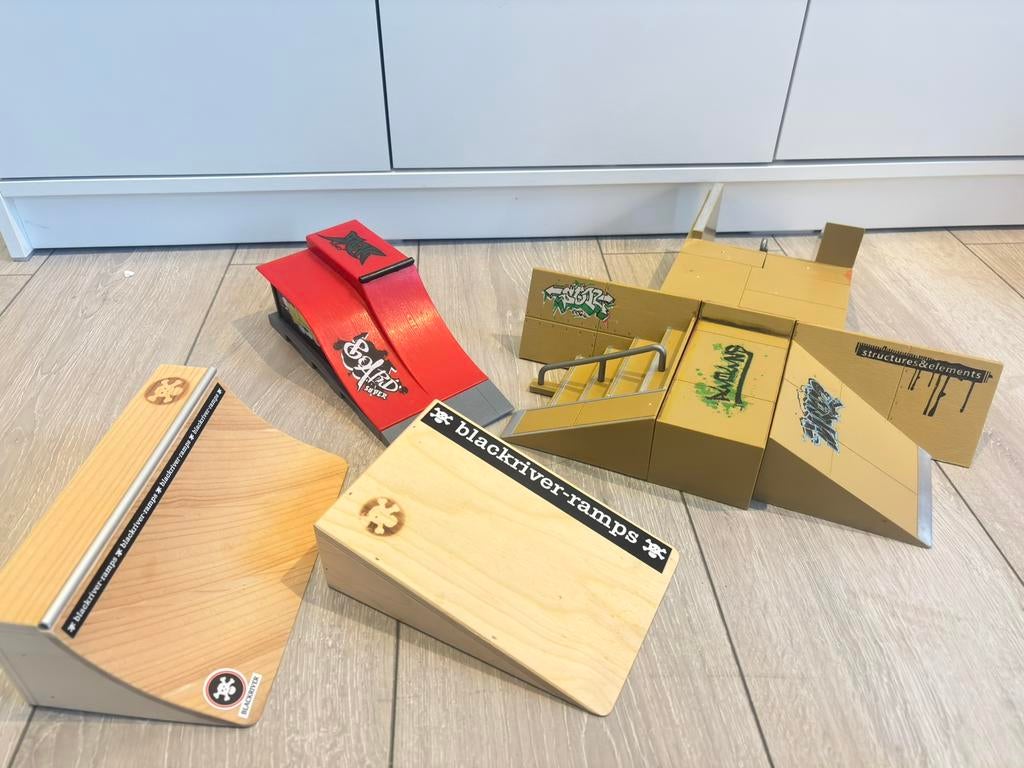Skatepark Fingerboard et rampes, Enlèvement, Comme neuf