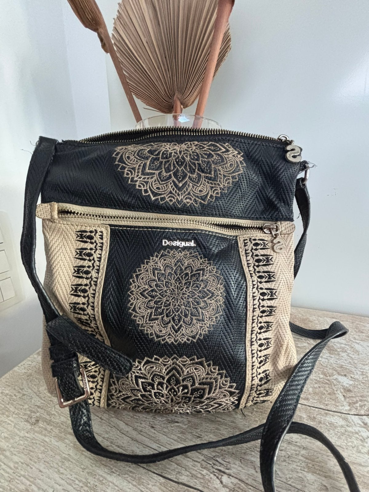 Desigual schoudertas, Handtassen en Accessoires, Ophalen, Gebruikt, Zwart, Schoudertasje