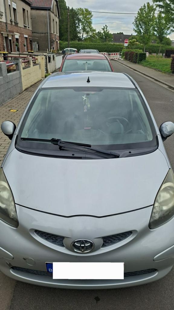 Toyota Aygo, Autos, Toyota, Argent ou Gris, Achat, Boîte manuelle, Noir