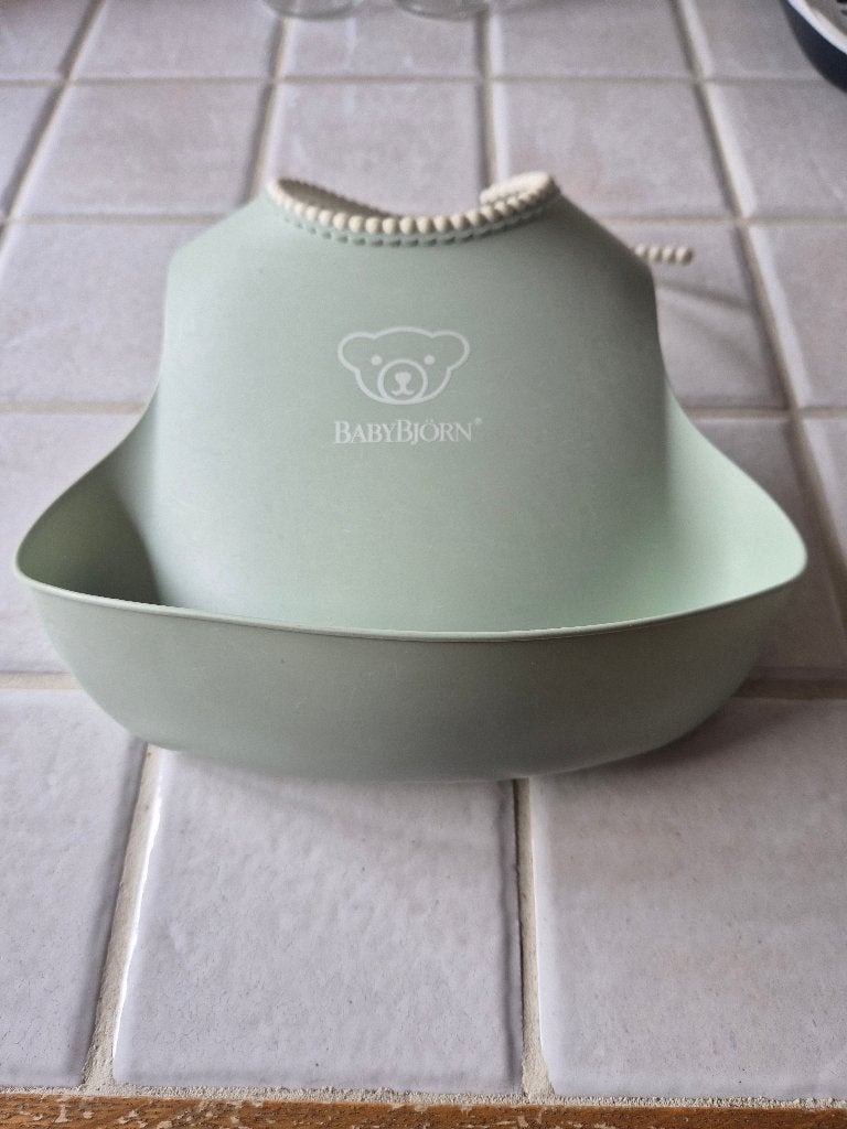 Babybjorn - Bavoir vert pastel, Enfants & Bébés, Enlèvement, Comme neuf, Bavoir, Autres marques