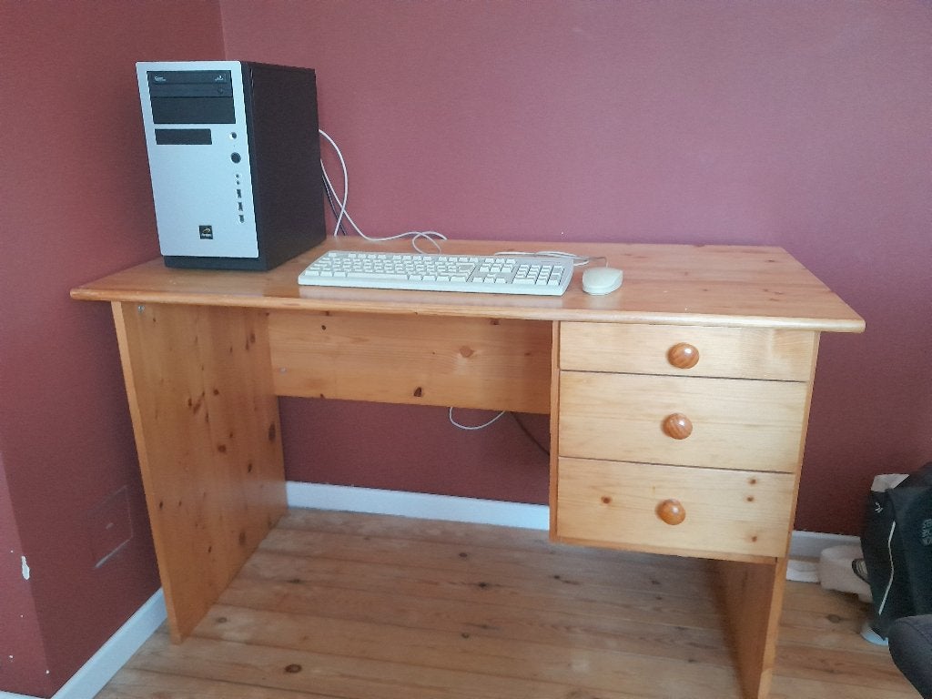 Bureau en pin, Enlèvement, Utilisé