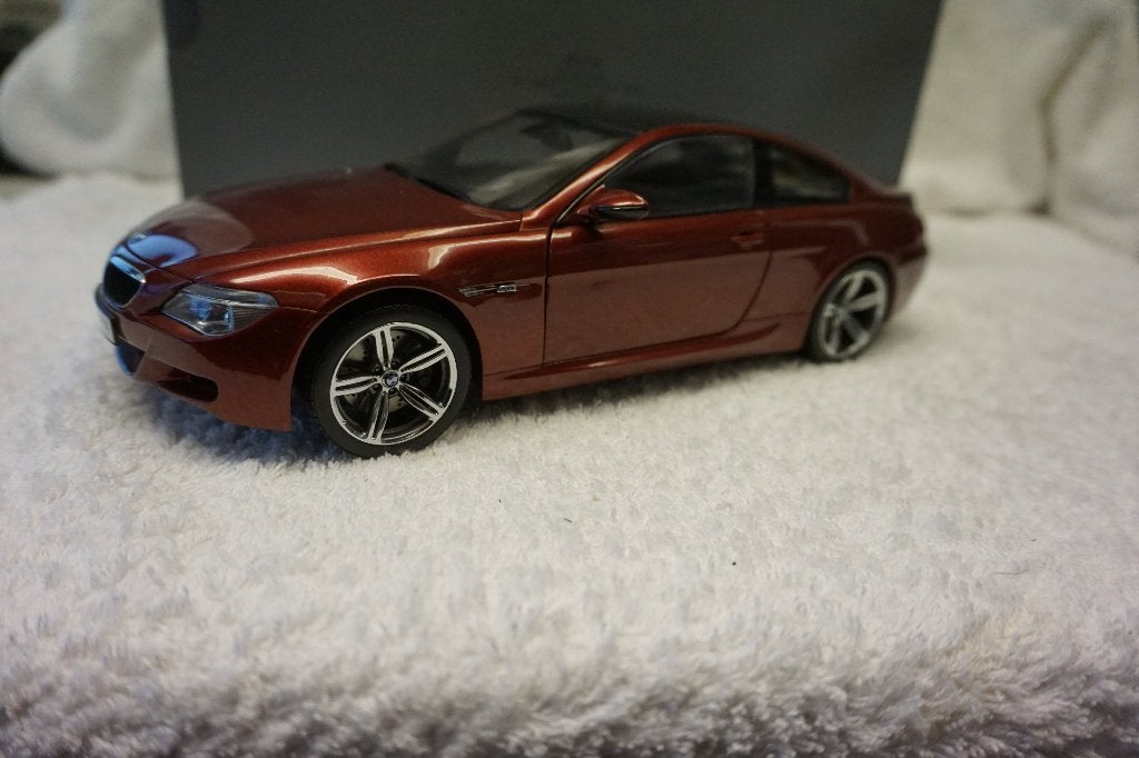 BMW M6 Coupé Rot Indianapolis (E63) 80430398134 Kyosho 1:18, Ophalen of Verzenden, Zo goed als nieuw, Auto, Kyosho