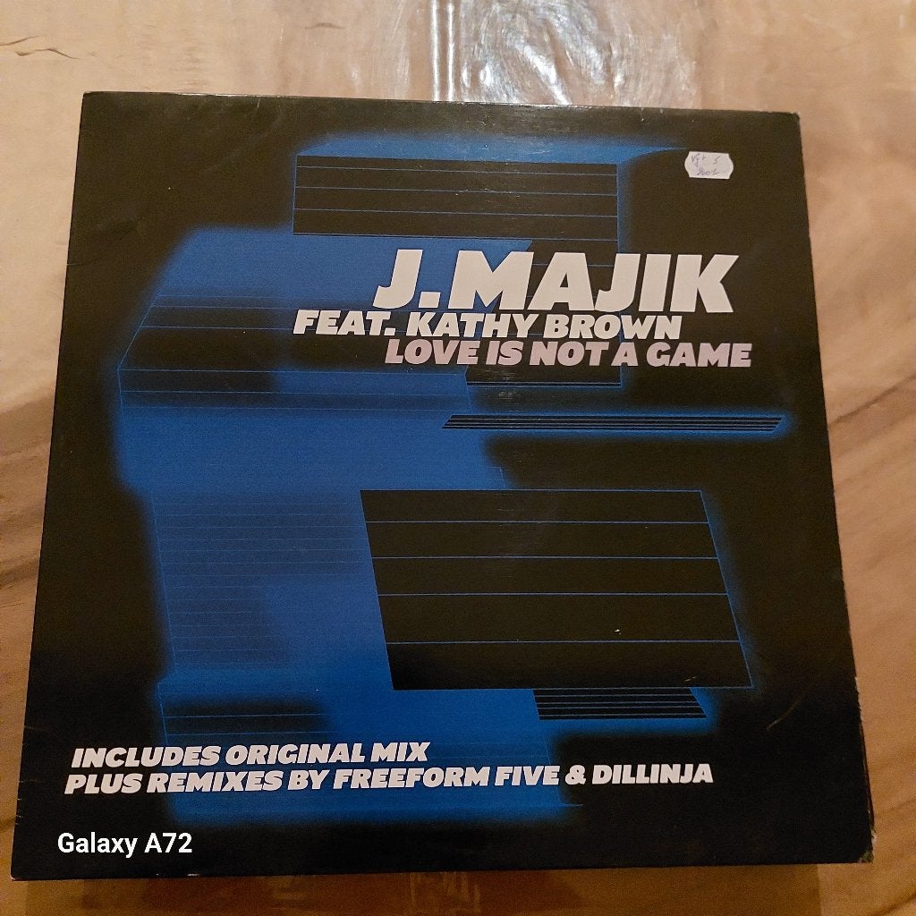 j.majik feat kathy brown love is not a game 12 inch maxi, CD & DVD, Vinyles | Dance & House, 12 pouces, Enlèvement ou Envoi, Autres genres
