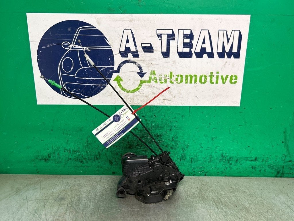 SERRURE DE PORTE RODS AVANT DROIT Toyota Yaris II (P9), Utilisé, Toyota