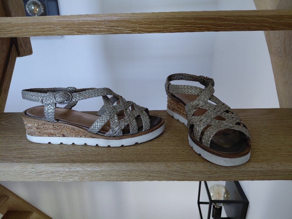 Sandalen Daniele  Tucci maat 38, Kleding | Dames, Beige, Daniele Tucci, Gedragen, Sandalen of Muiltjes