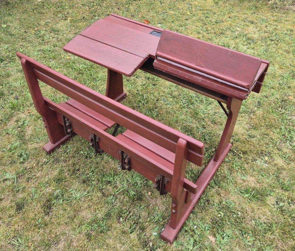 Ancien banc pupitre pour enfant, Enlèvement