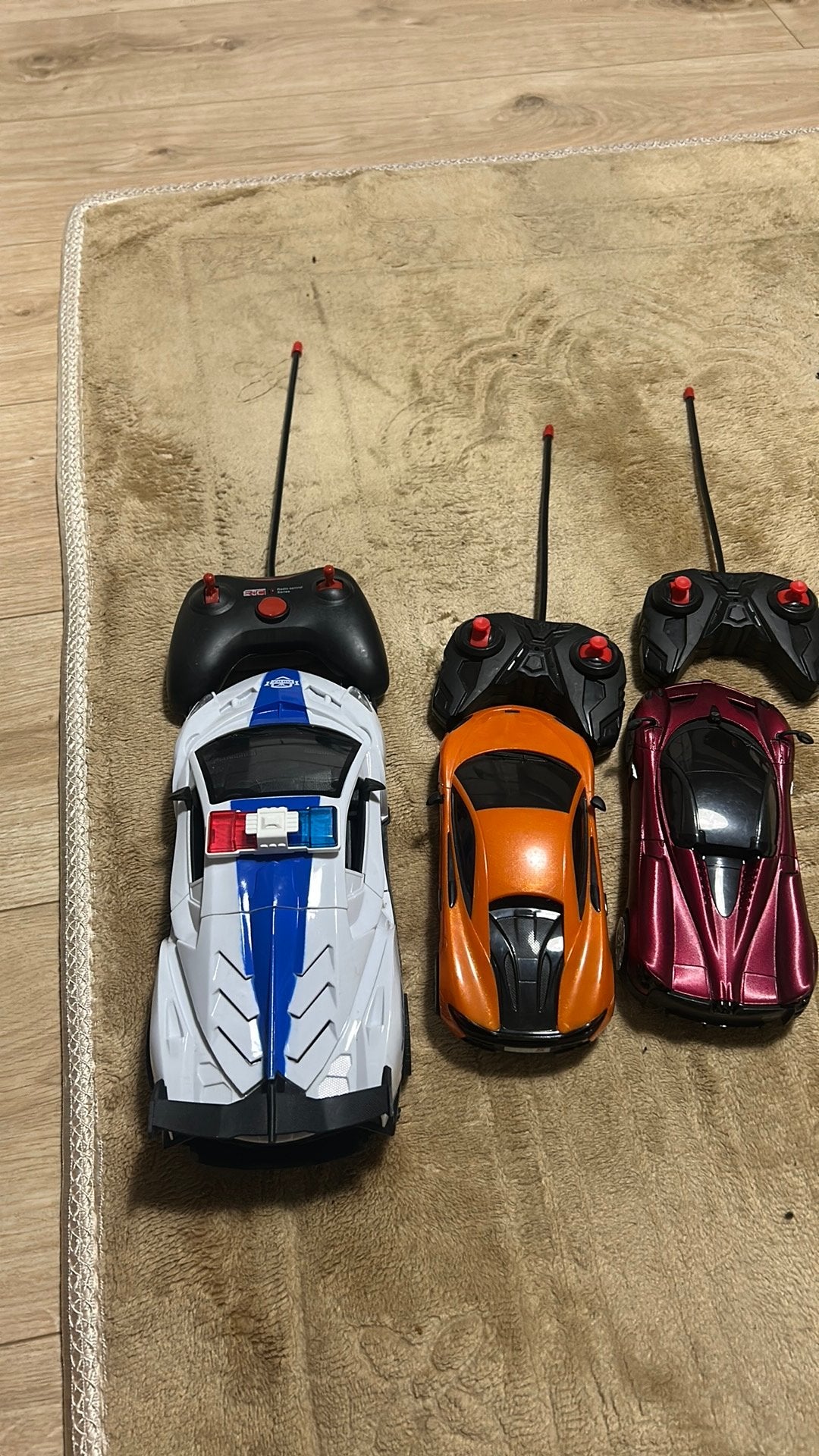 3 bestuurbare autos, Kinderen en Baby's, Ophalen, Zo goed als nieuw