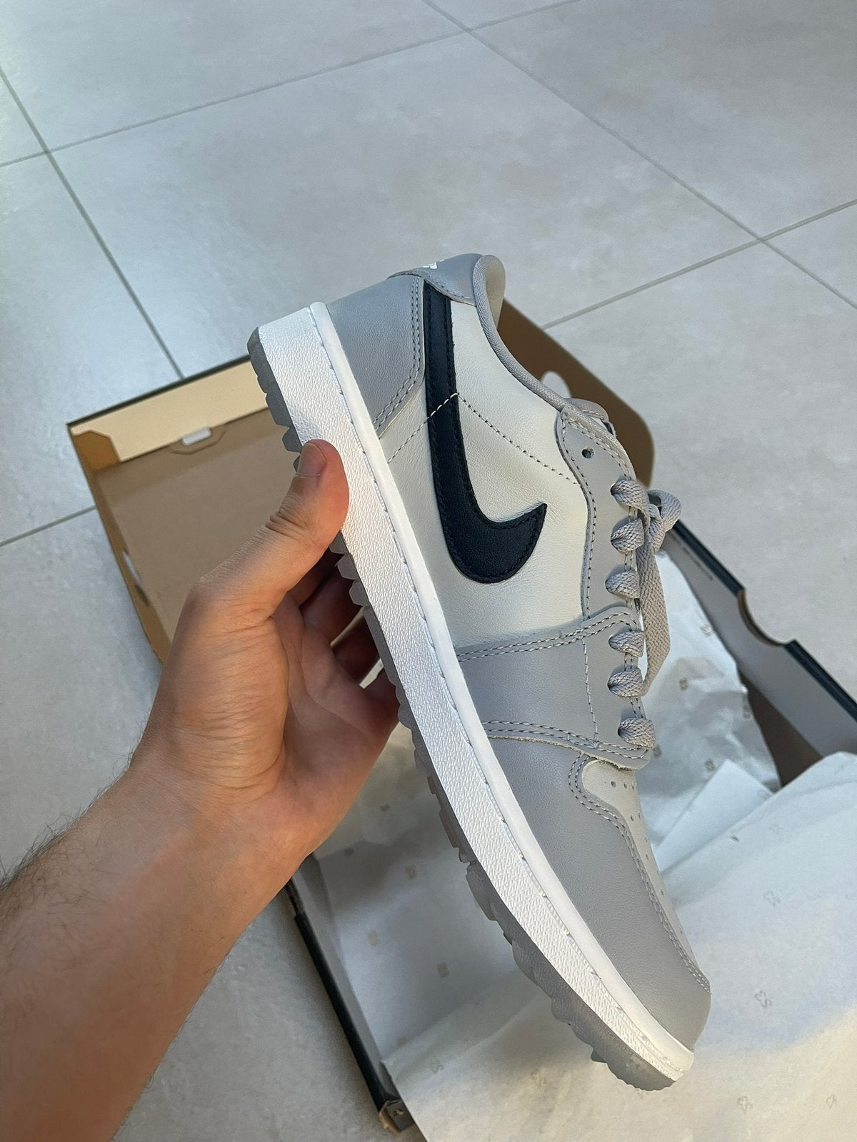 Jordan 1 Low OG Golf Wolf Grey, Neuf, Autres couleurs, Enlèvement, Baskets