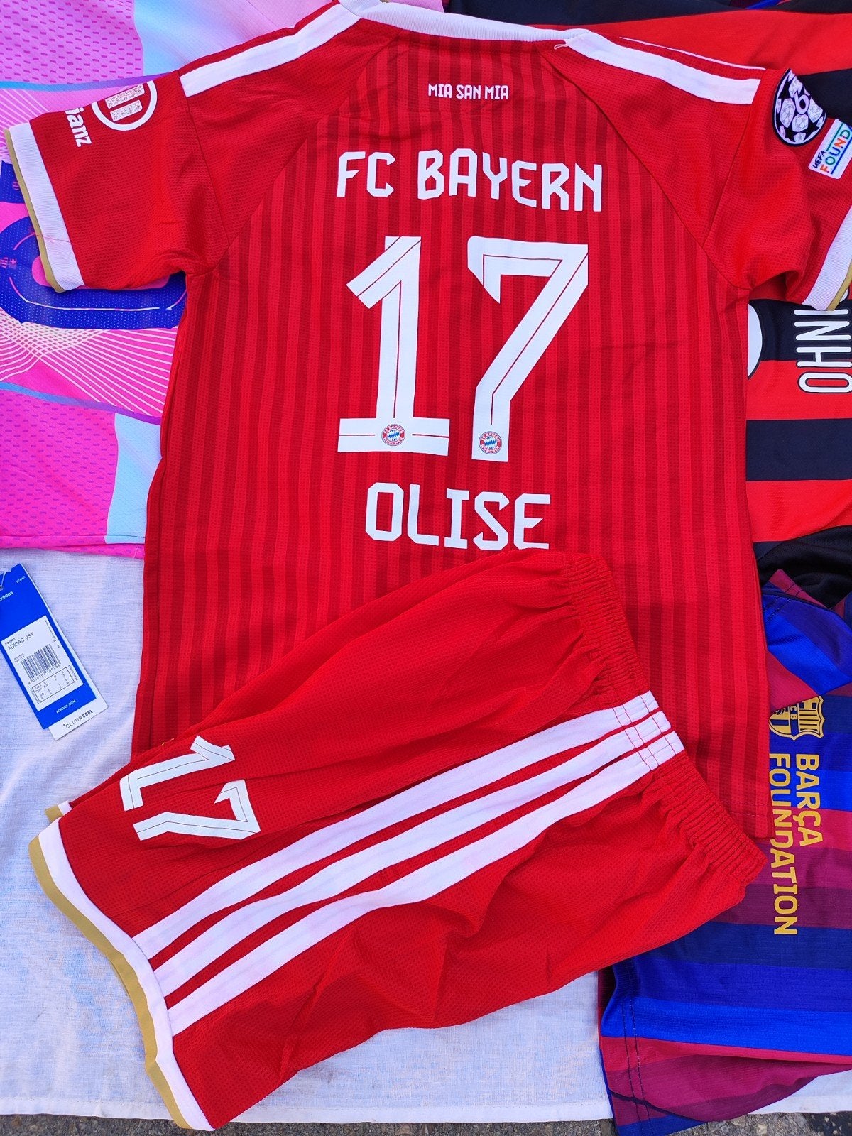 ensemble du foot bayern munich oliae, Envoi