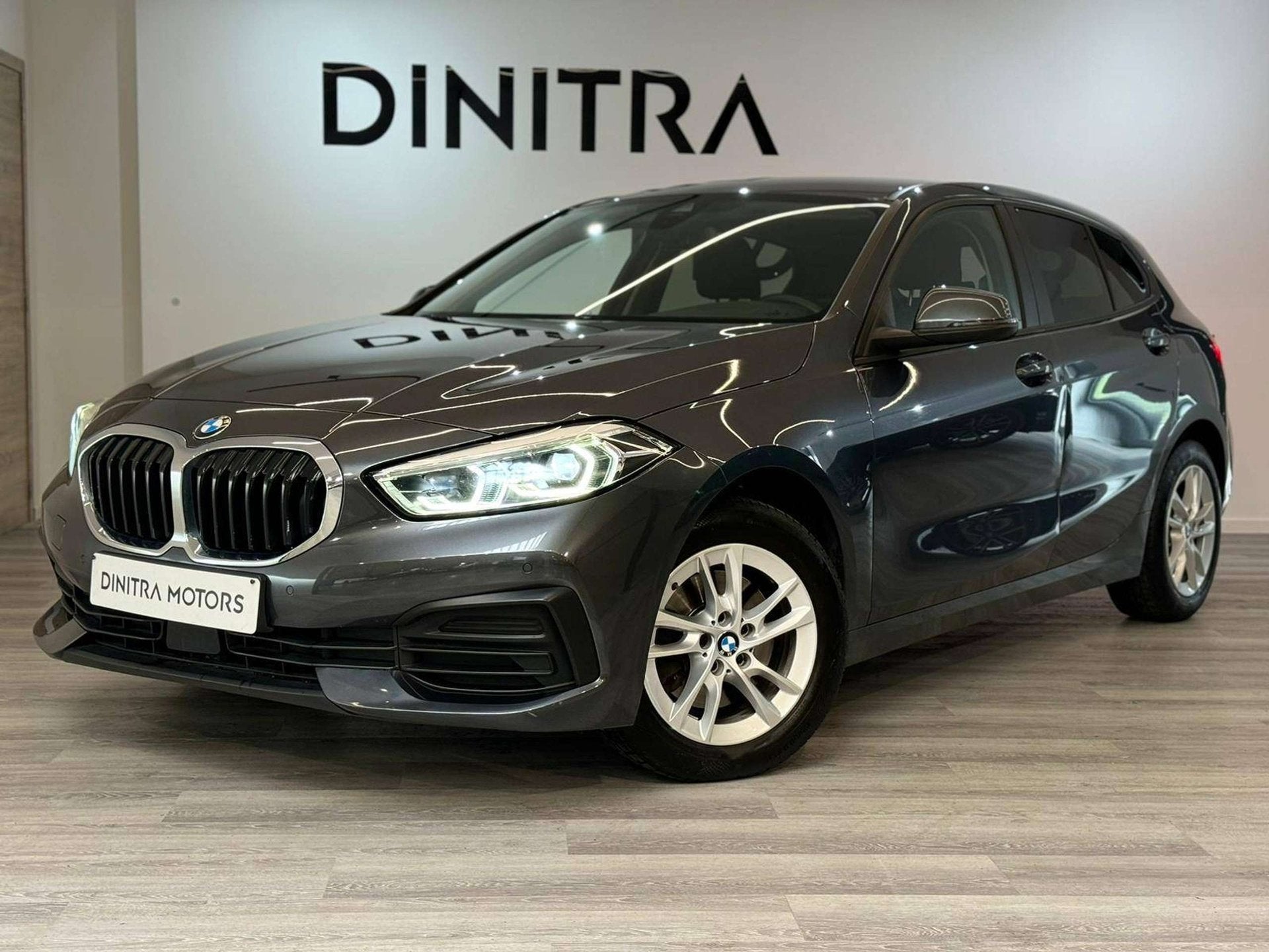 BMW 116 - Carplay/Android Auto/Navi/Cruise/AUTOMAAT, Automaat, Dealer onderhouden, Gebruikt, 116 pk