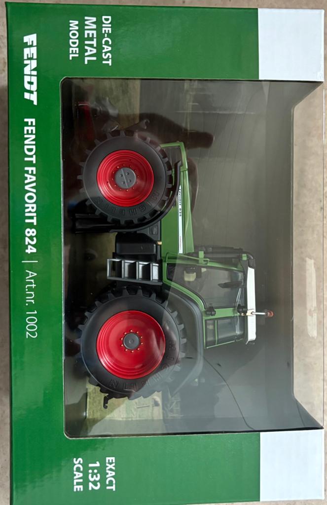 Fendt 824 favorit 1/32, Enlèvement, Neuf