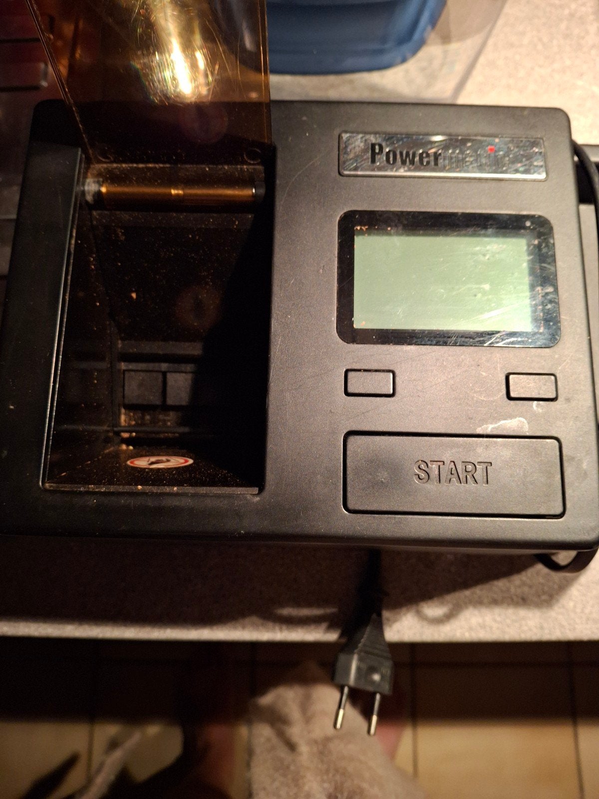 Powermatic electriche sigaretten maker, Ophalen