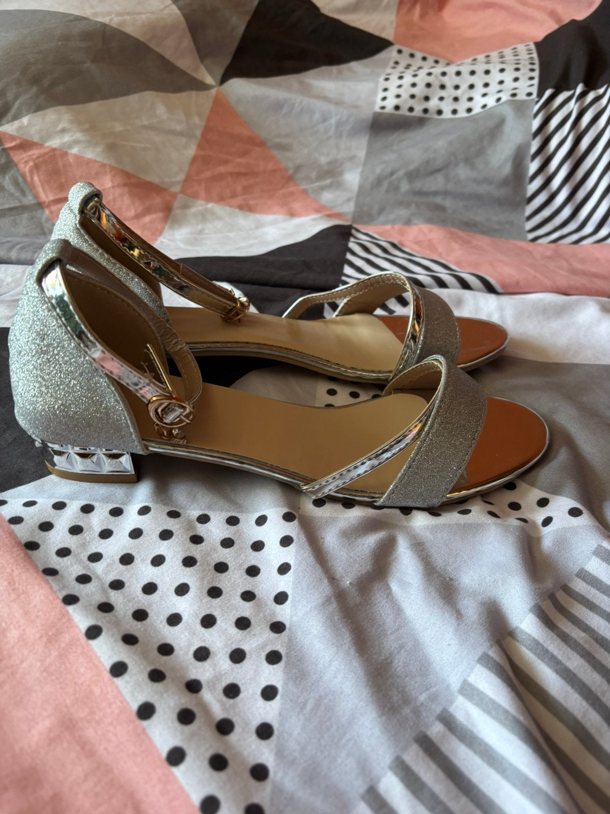Sandalen, Enlèvement, Comme neuf