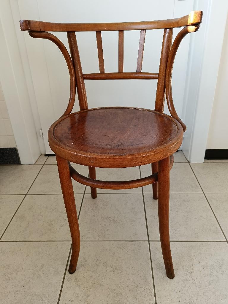 Chaise ancienne Thonet, Enlèvement