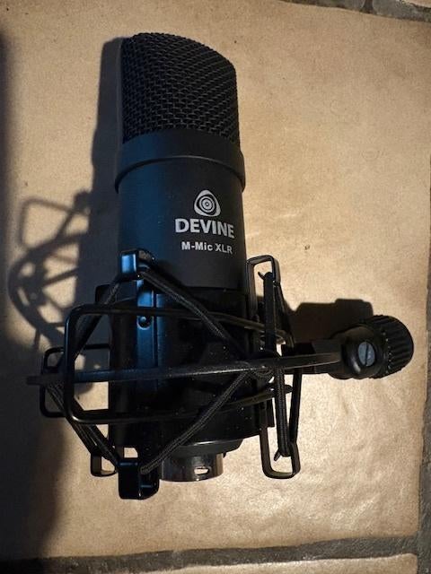 devine studio micro met mount xlr, Muziek en Instrumenten, Ophalen of Verzenden, Zo goed als nieuw, Studiomicrofoon