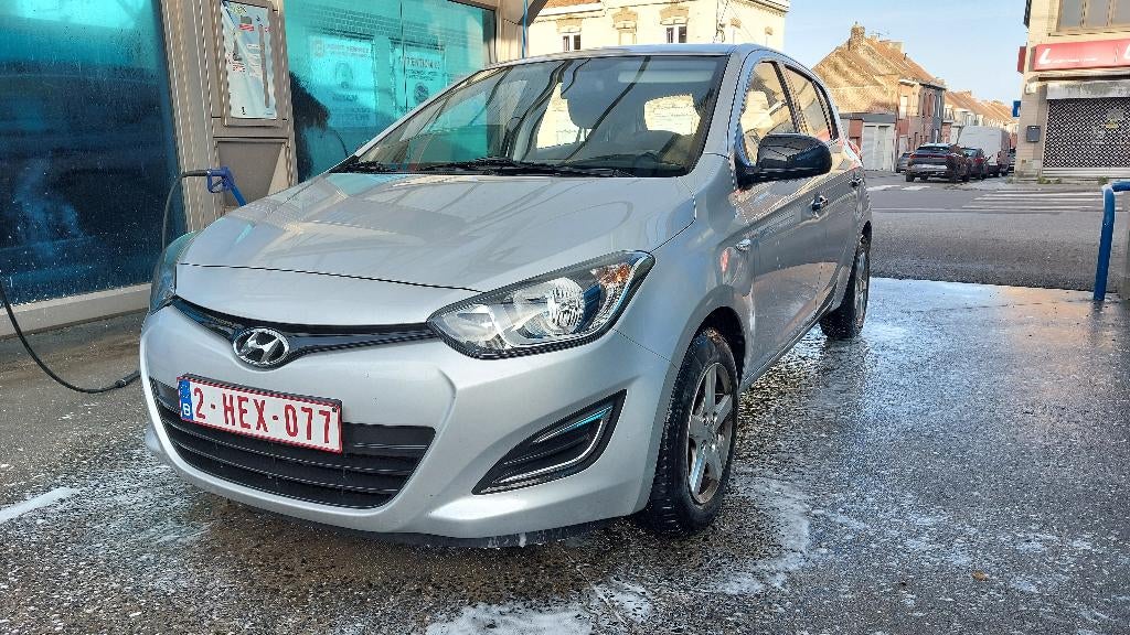 Hyundai  i20 essence, Autos, Achat, Boîte manuelle, Noir, 5 portes