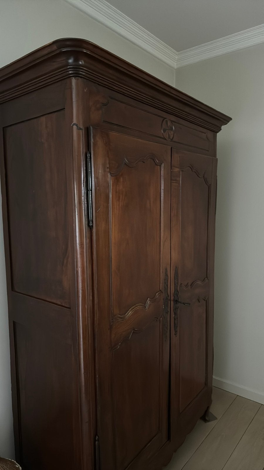 France provincale armoire kast, Enlèvement