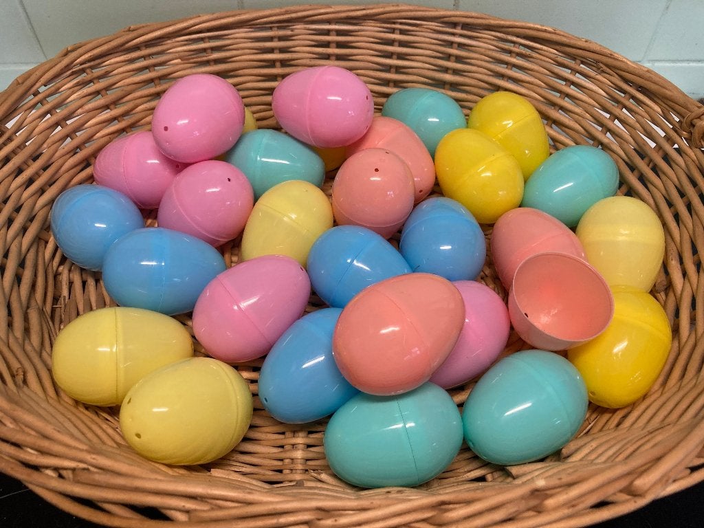 Vulbare kunststof paaseieren in pasteltinten - 30 stuks, Ophalen of Verzenden, Gebruikt