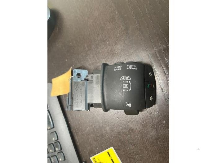 Unité de contrôle Multimedia d'un Renault Megane Break, -, 3 mois de garantie, Utilisé, -