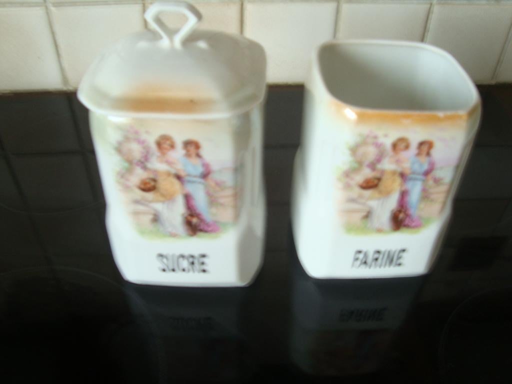 2 Porseleinen kruidenpotten., Antiek en Kunst, Ophalen