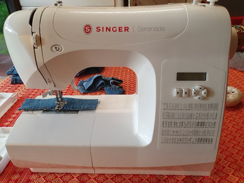 Singer model serenade, Antiek en Kunst, Antiek | Naaimachines, Ophalen