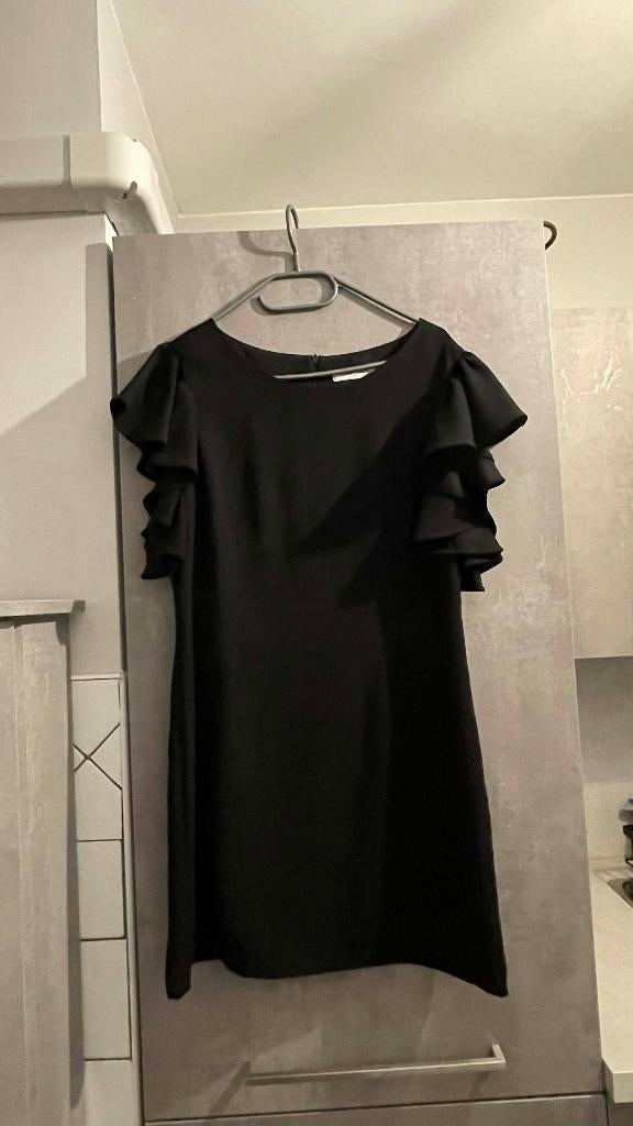 Nieuwe elegante zwarte jurk met ruches NAF NAF L, Naf Naf, Ophalen of Verzenden, Nieuw, Zwart