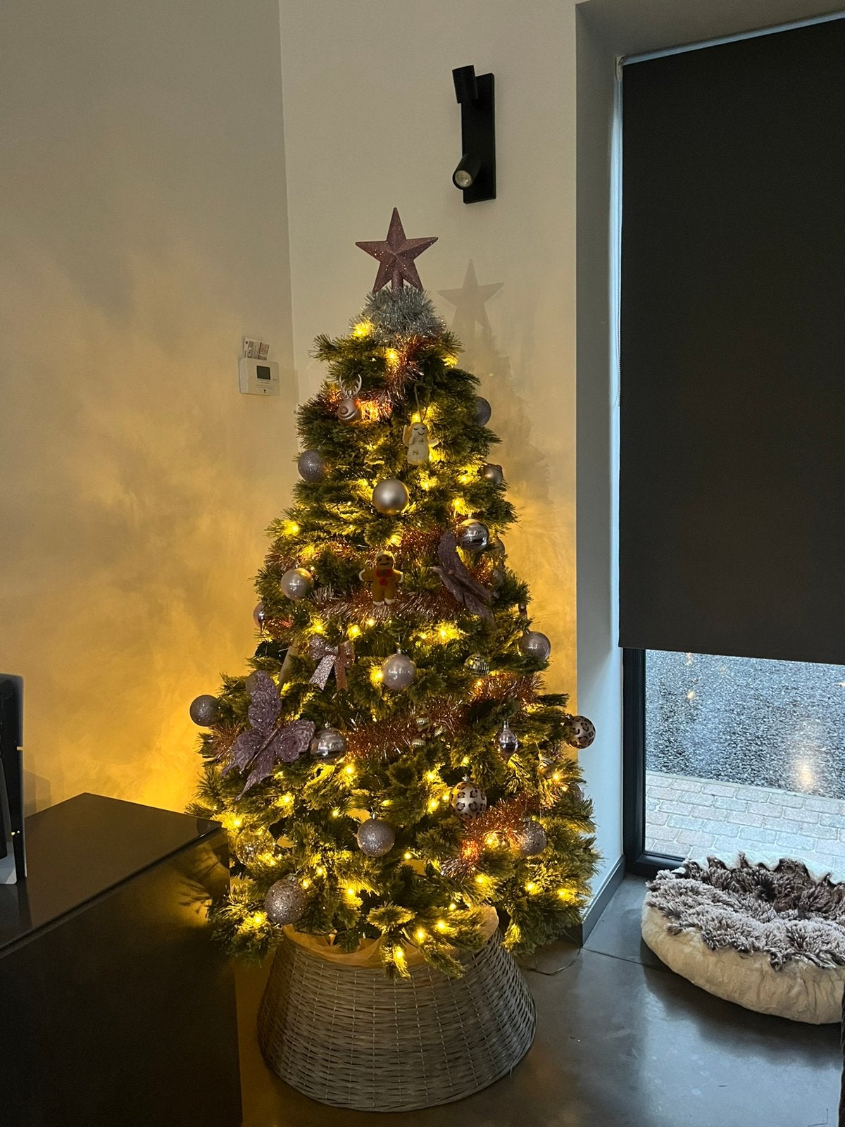 Kerstboom + diverse versiering, Diversen, Ophalen, Zo goed als nieuw